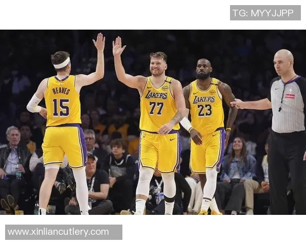 湖人对阵鹈鹕全场直播精彩回顾与赛后分析尽在此处