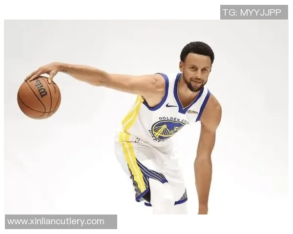 黄色篮球明星的辉煌历程与传奇故事揭示运动员背后的努力与坚持